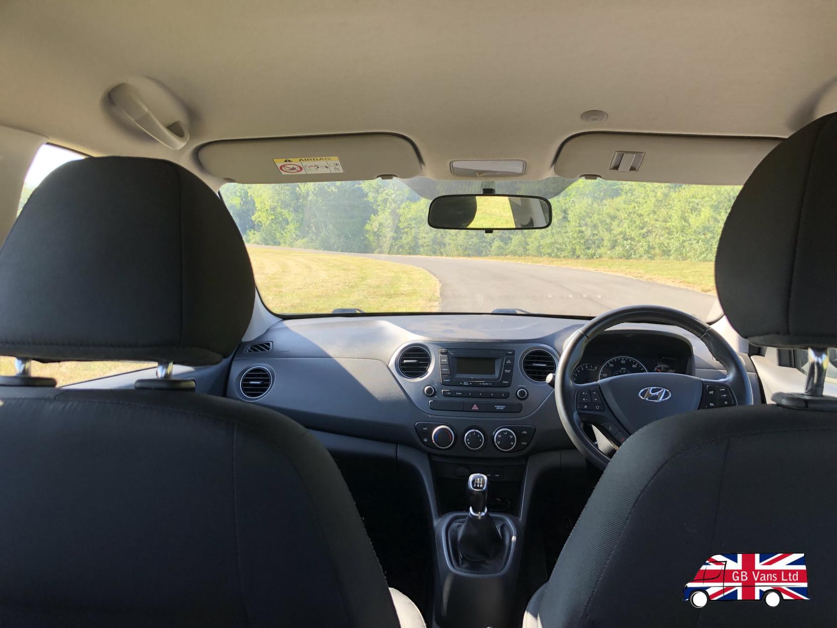 Hyundai i10 1.2 SE Hatchback 5dr Petrol Manual Euro 6 (87 ps)