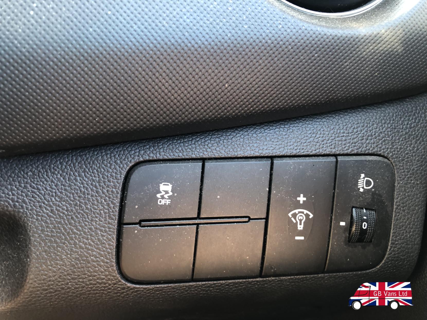 Hyundai i10 1.2 SE Hatchback 5dr Petrol Manual Euro 6 (87 ps)