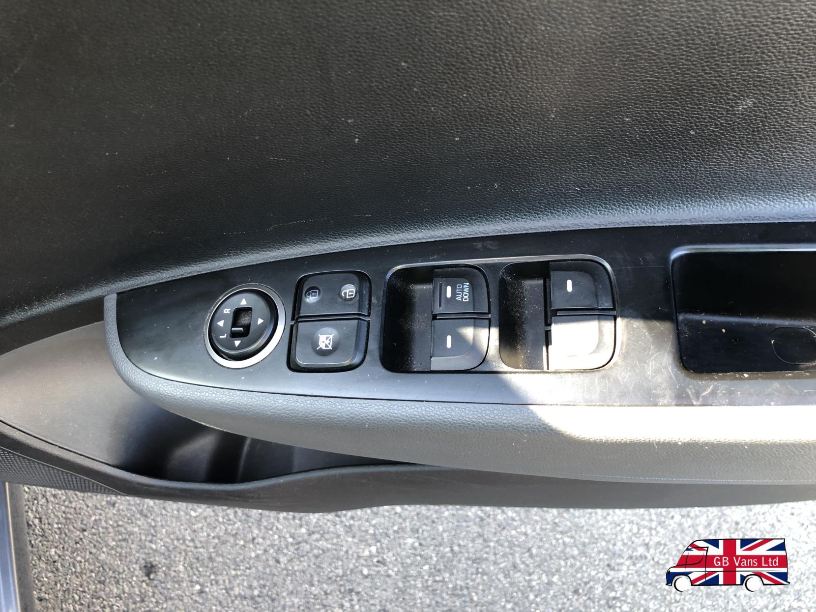 Hyundai i10 1.2 SE Hatchback 5dr Petrol Manual Euro 6 (87 ps)