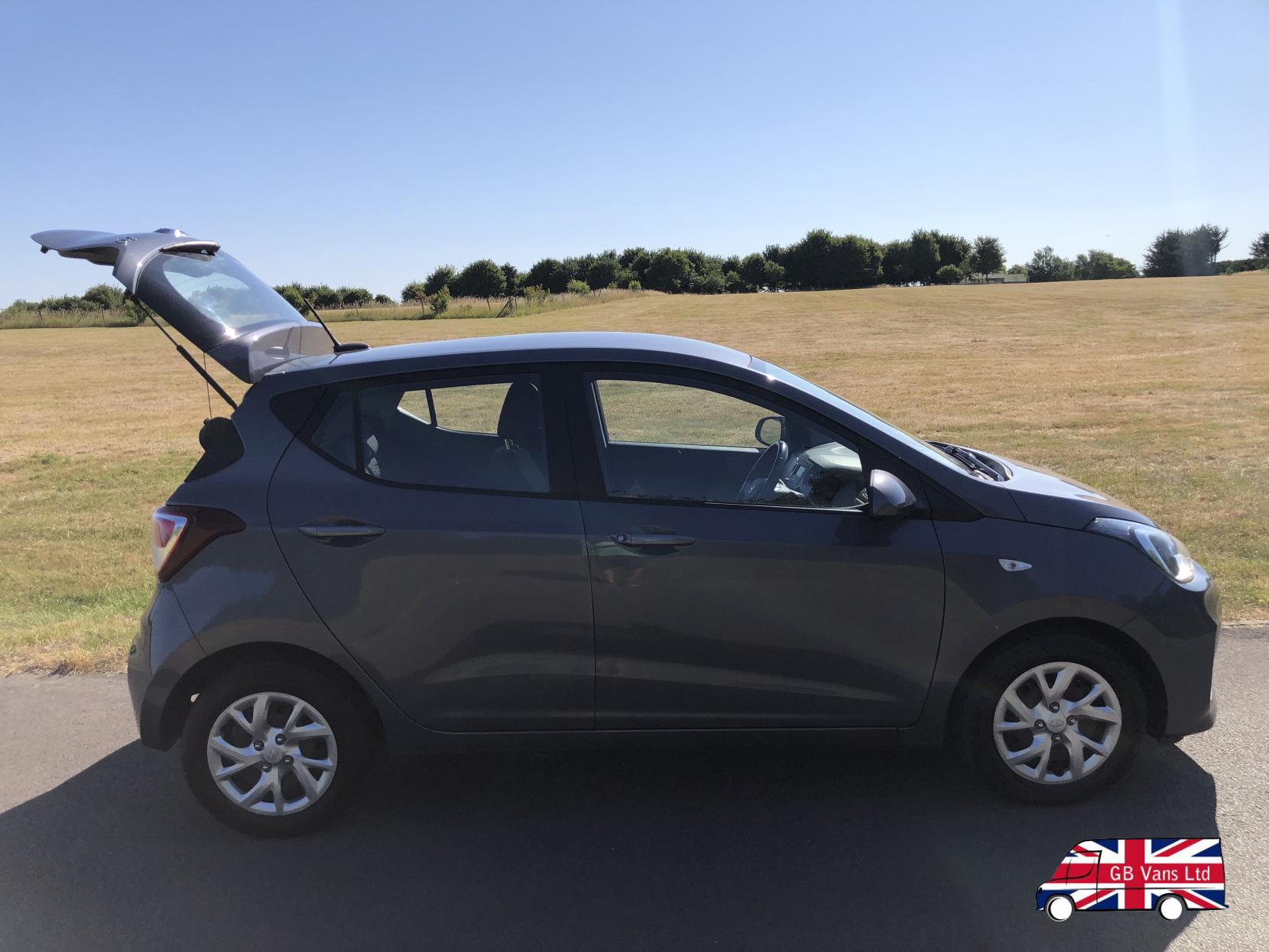 Hyundai i10 1.2 SE Hatchback 5dr Petrol Manual Euro 6 (87 ps)