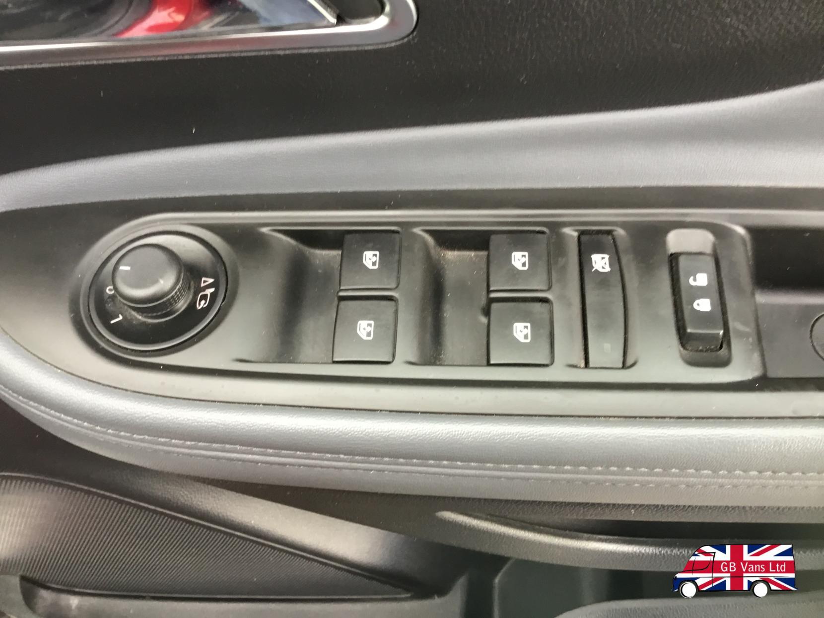 Vauxhall Mokka 1.4i Turbo SE SUV 5dr Petrol Auto 2WD Euro 6 (140 ps)