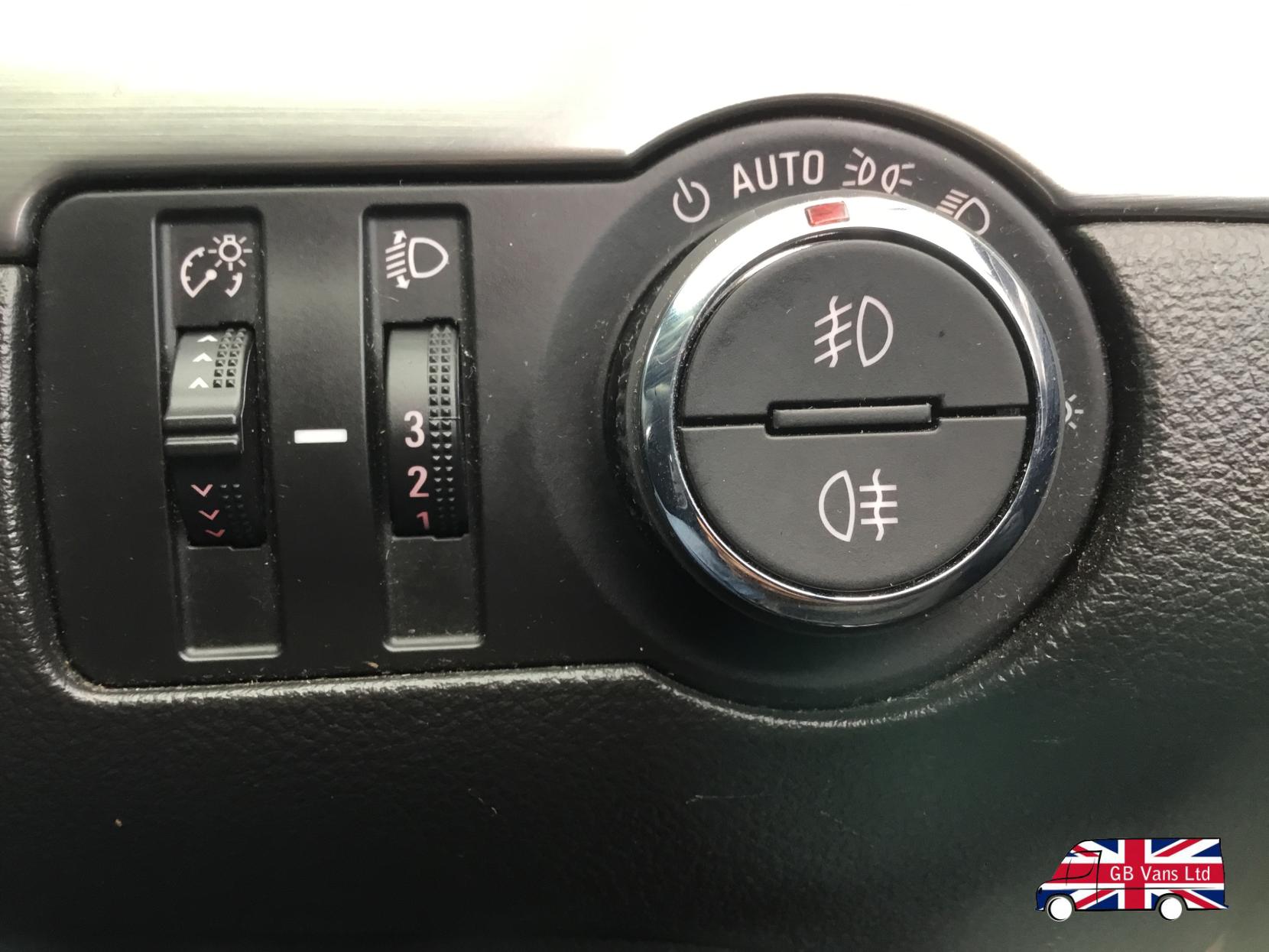 Vauxhall Mokka 1.4i Turbo SE SUV 5dr Petrol Auto 2WD Euro 6 (140 ps)