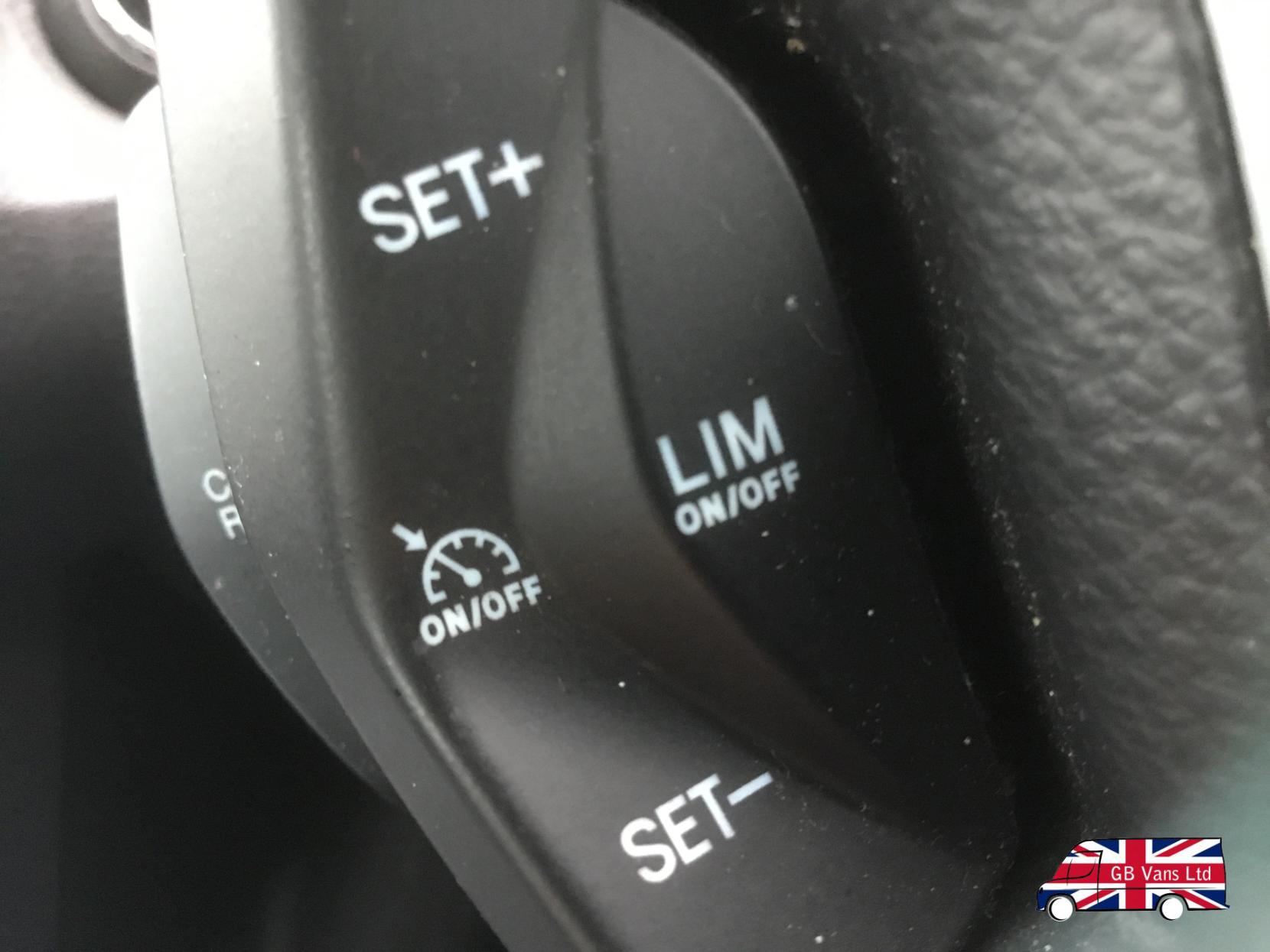 Ford Focus 1.6 TDCi Titanium Navigator Hatchback 5dr Diesel Manual Euro 5 (s/s) (115 ps)