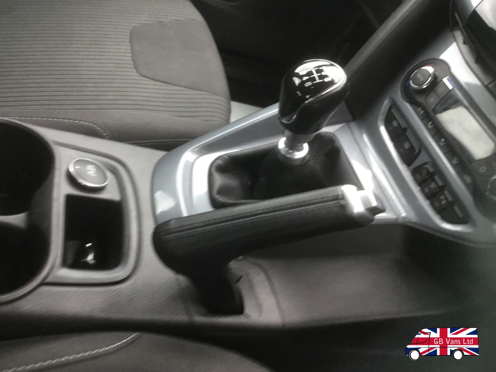 Ford Focus 1.6 TDCi Titanium Navigator Hatchback 5dr Diesel Manual Euro 5 (s/s) (115 ps)
