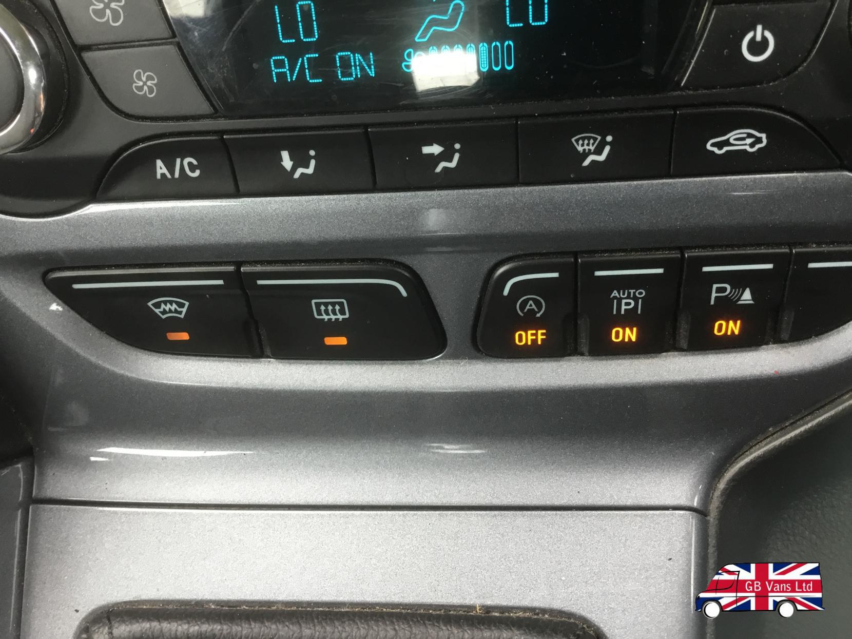 Ford Focus 1.6 TDCi Titanium Navigator Hatchback 5dr Diesel Manual Euro 5 (s/s) (115 ps)