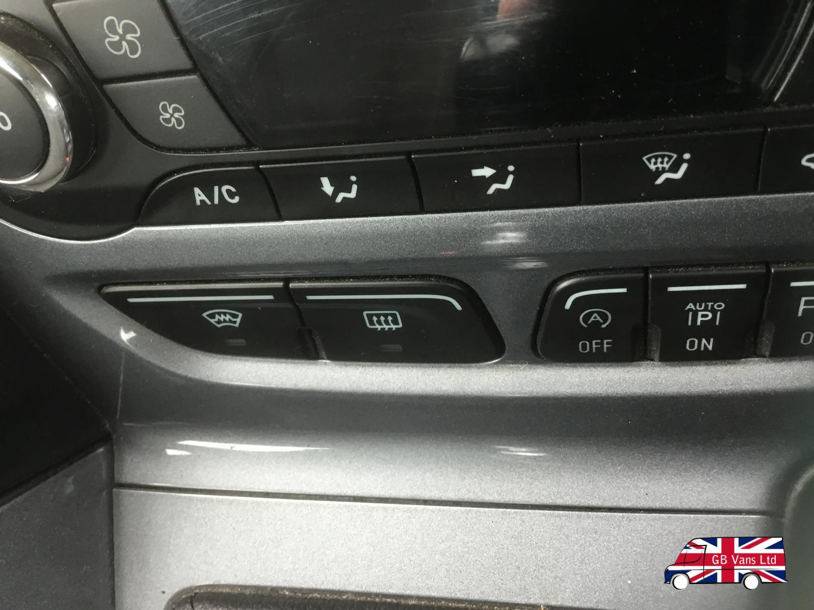 Ford Focus 1.6 TDCi Titanium Navigator Hatchback 5dr Diesel Manual Euro 5 (s/s) (115 ps)