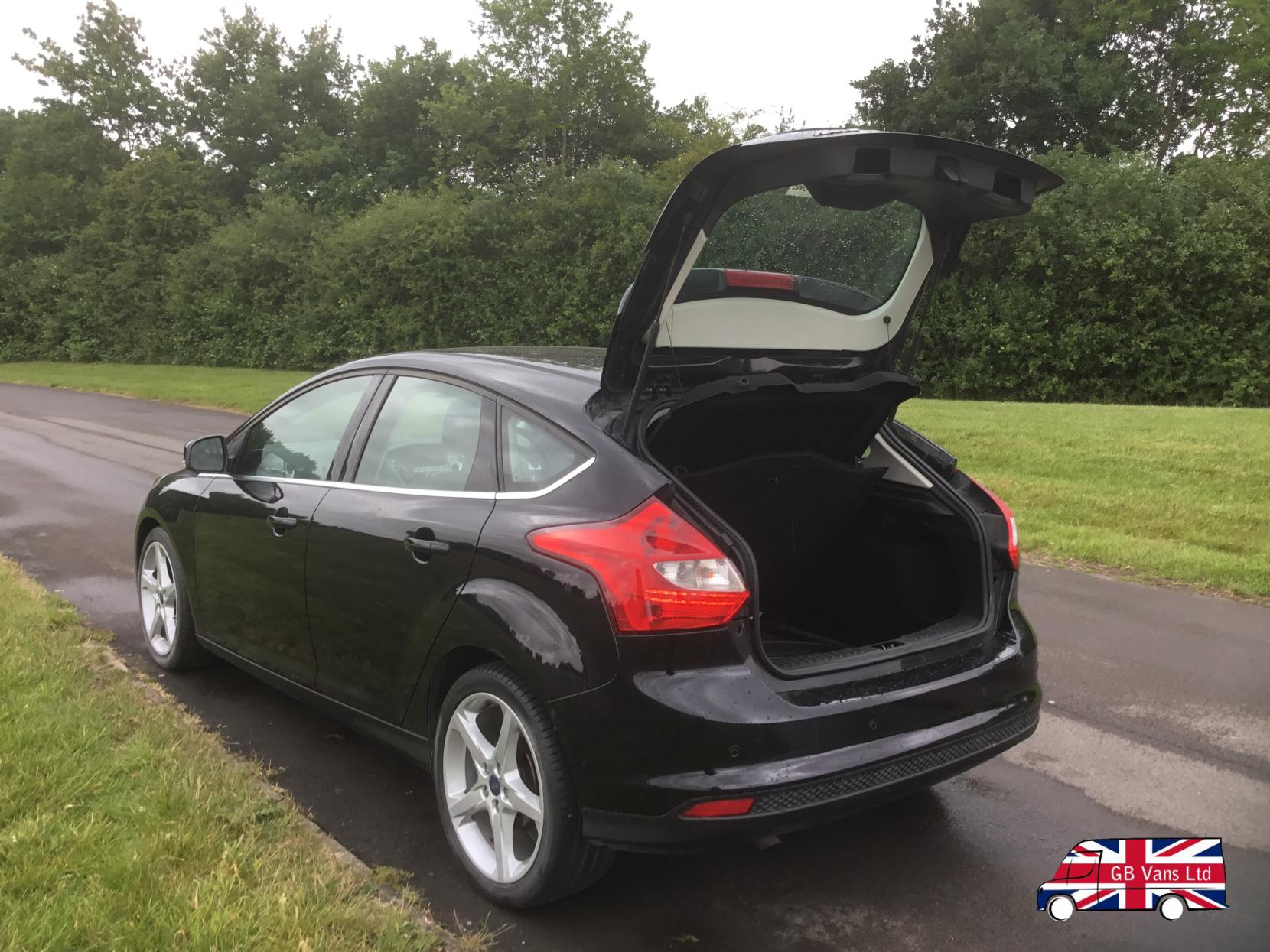Ford Focus 1.6 TDCi Titanium Navigator Hatchback 5dr Diesel Manual Euro 5 (s/s) (115 ps)