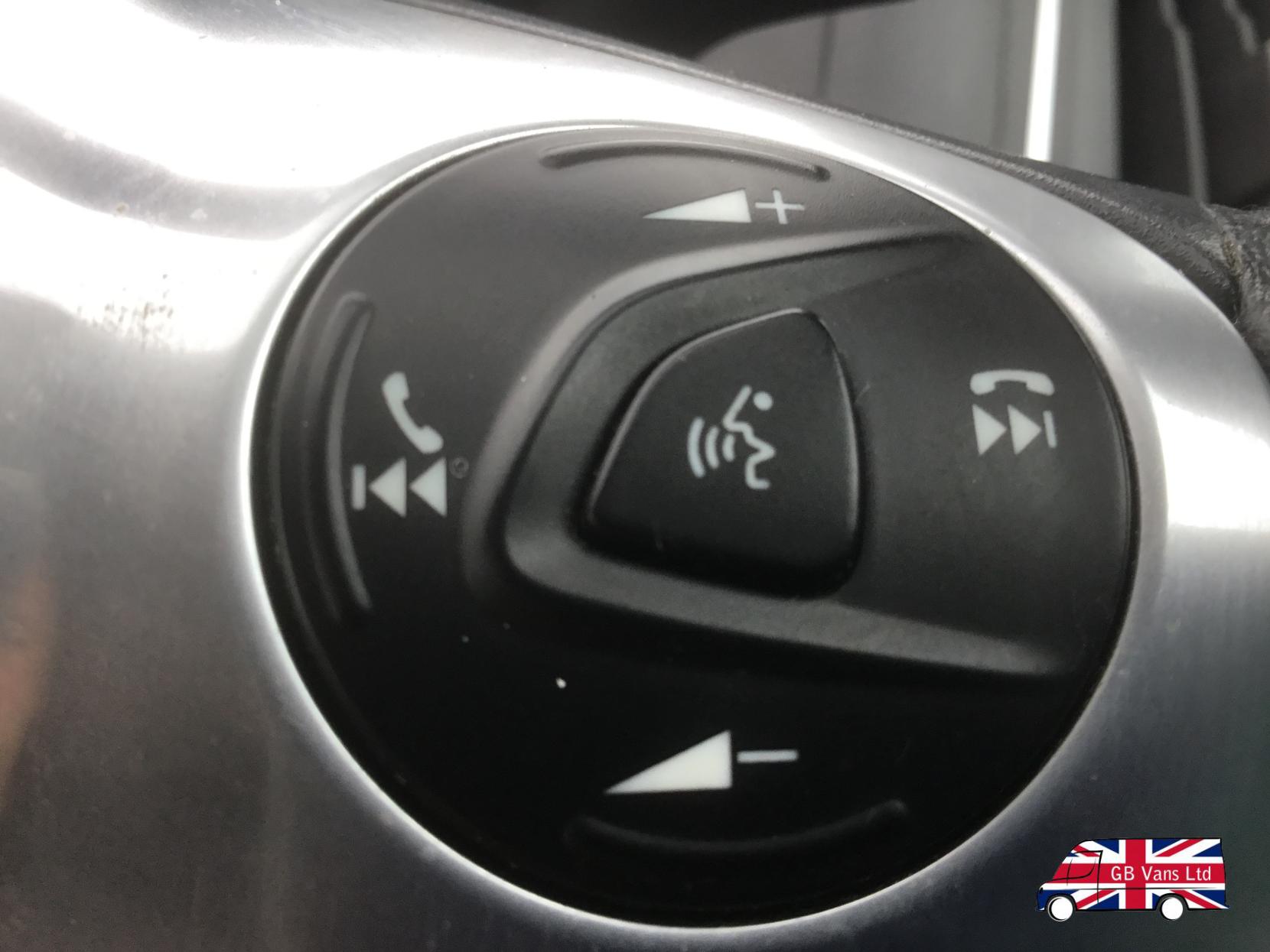 Ford Focus 1.6 TDCi Titanium Navigator Hatchback 5dr Diesel Manual Euro 5 (s/s) (115 ps)