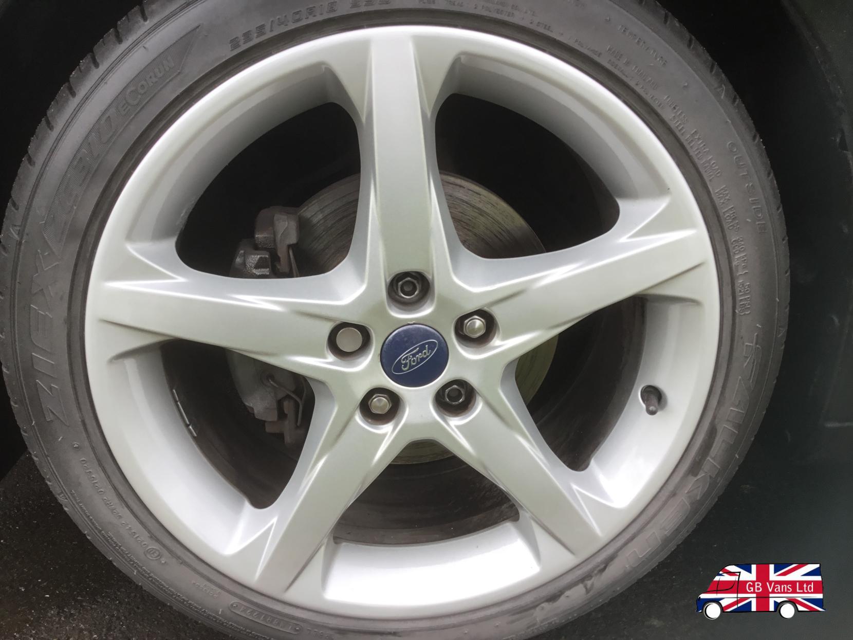 Ford Focus 1.6 TDCi Titanium Navigator Hatchback 5dr Diesel Manual Euro 5 (s/s) (115 ps)