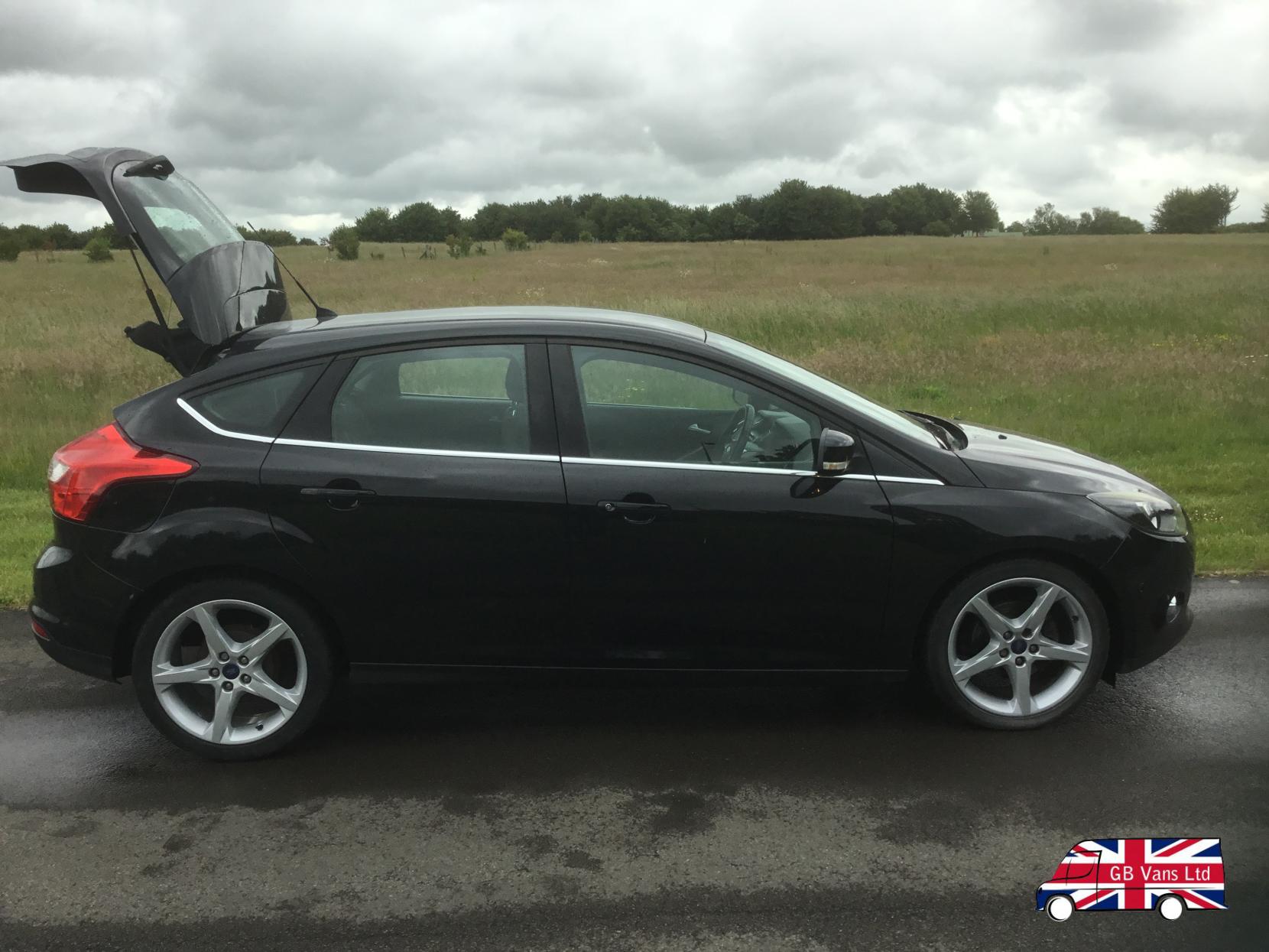 Ford Focus 1.6 TDCi Titanium Navigator Hatchback 5dr Diesel Manual Euro 5 (s/s) (115 ps)