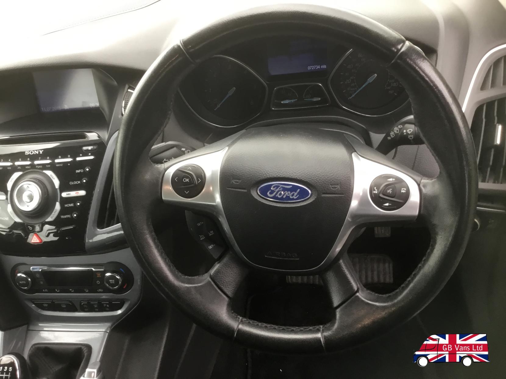Ford Focus 1.6 TDCi Titanium Navigator Hatchback 5dr Diesel Manual Euro 5 (s/s) (115 ps)
