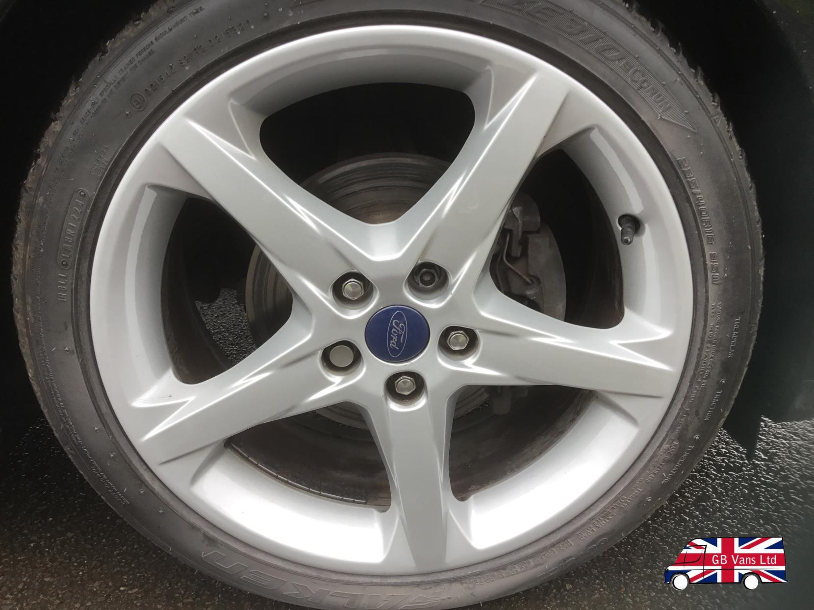 Ford Focus 1.6 TDCi Titanium Navigator Hatchback 5dr Diesel Manual Euro 5 (s/s) (115 ps)