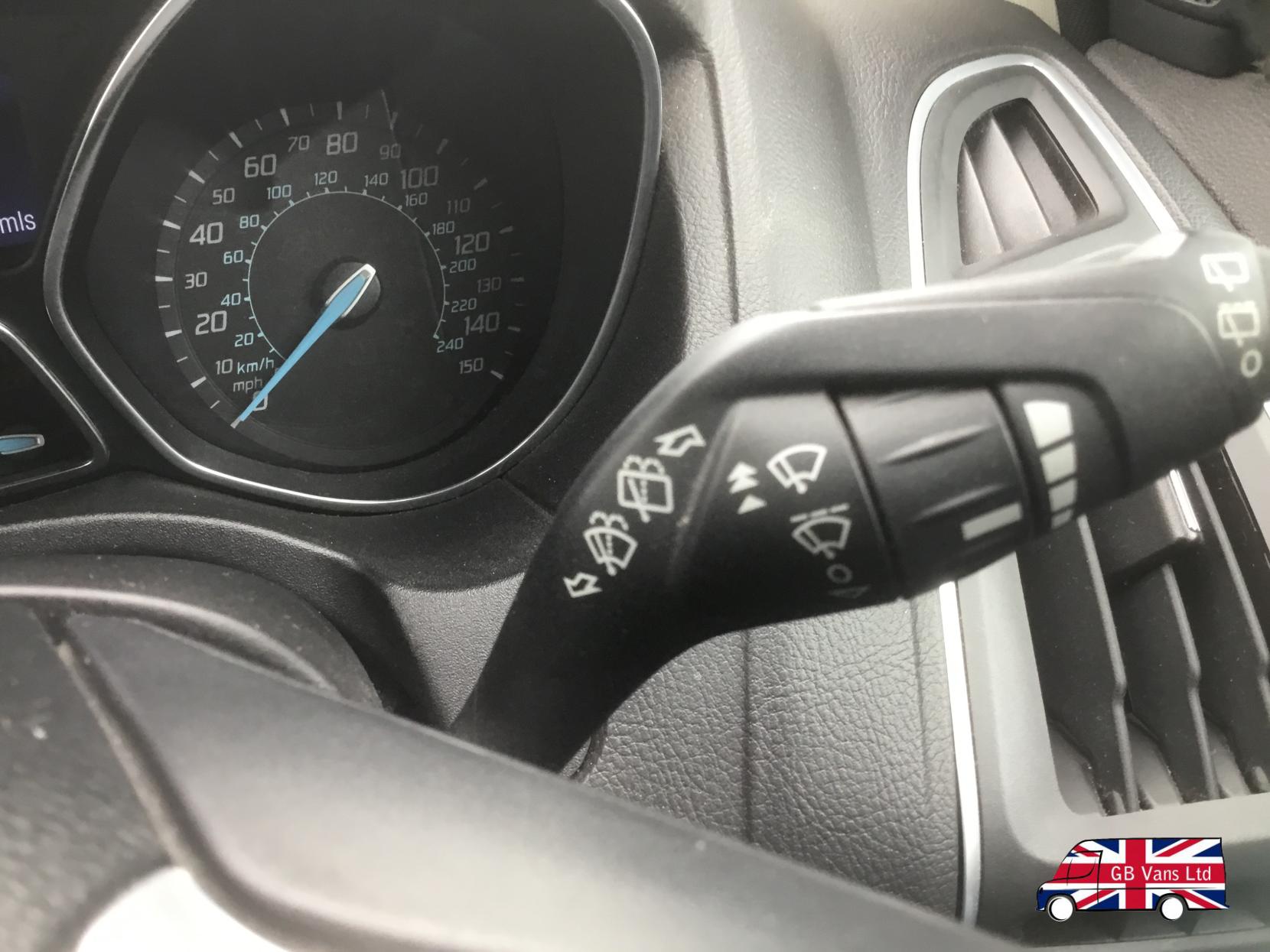 Ford Focus 1.6 TDCi Titanium Navigator Hatchback 5dr Diesel Manual Euro 5 (s/s) (115 ps)