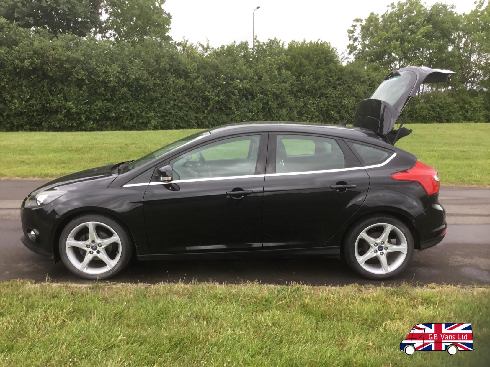 Ford Focus 1.6 TDCi Titanium Navigator Hatchback 5dr Diesel Manual Euro 5 (s/s) (115 ps)