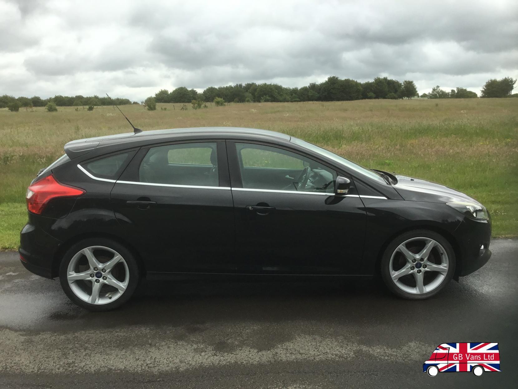 Ford Focus 1.6 TDCi Titanium Navigator Hatchback 5dr Diesel Manual Euro 5 (s/s) (115 ps)