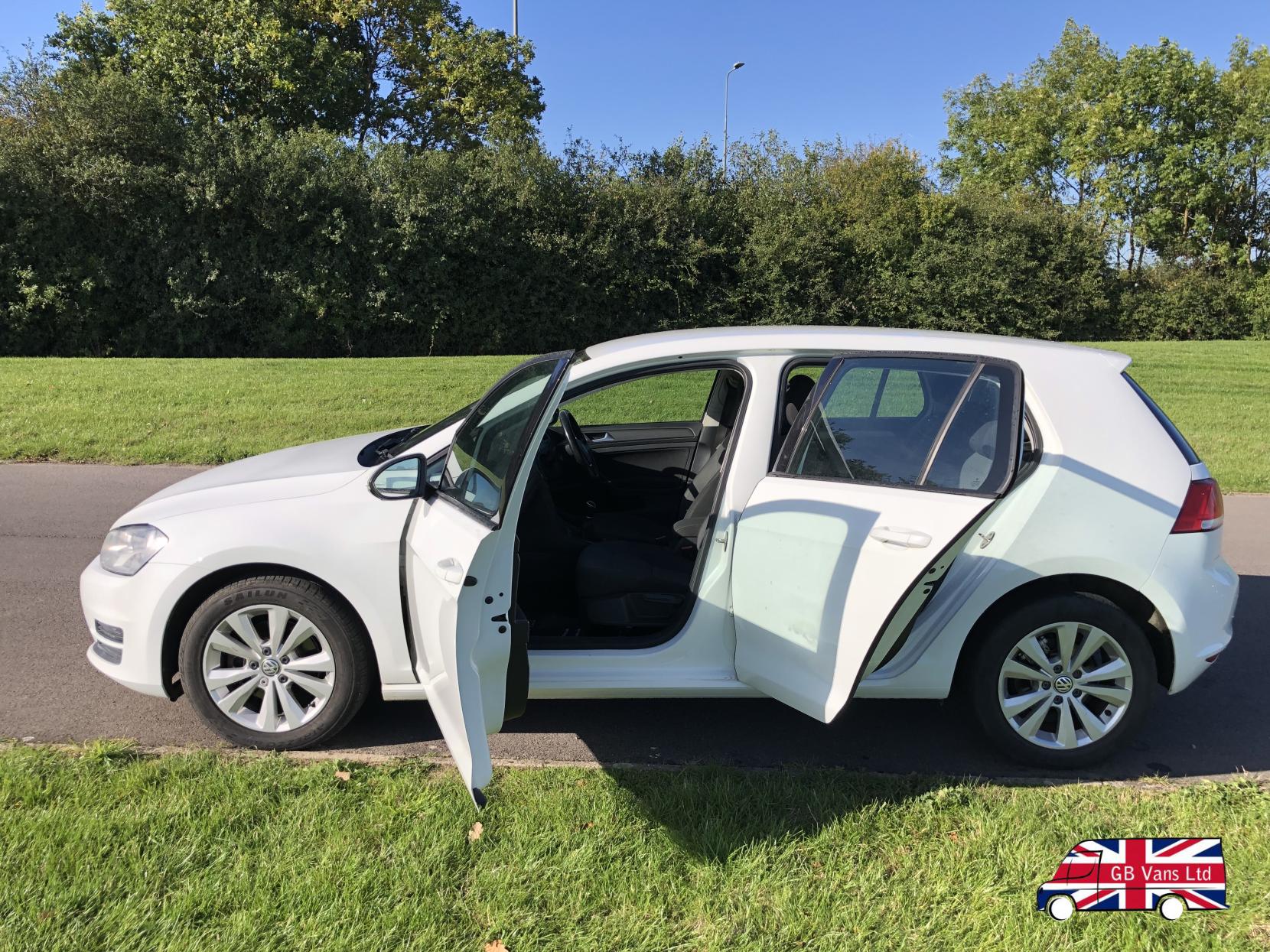 Volkswagen Golf 1.6 TDI BlueMotion Tech SE Hatchback 5dr Diesel Manual Euro 5 (s/s) (105 ps)