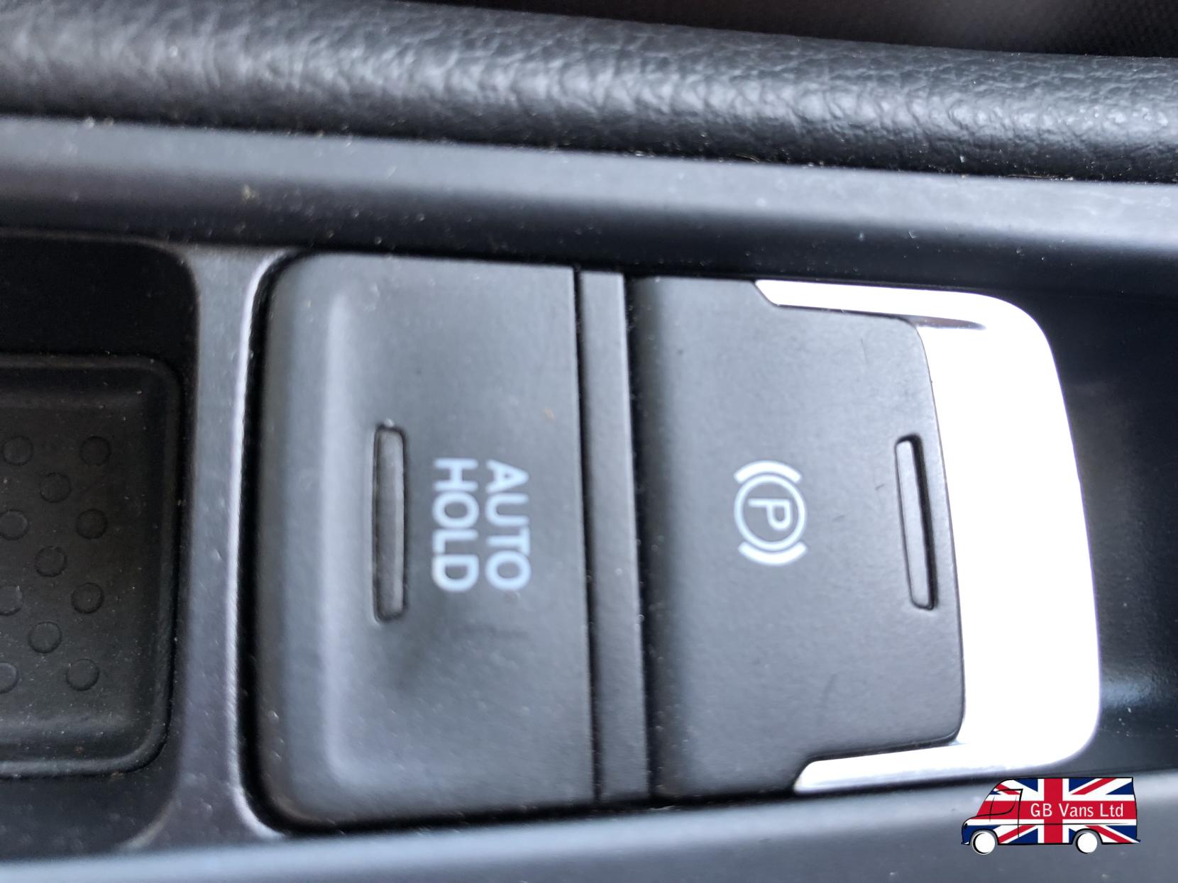 Volkswagen Golf 1.6 TDI BlueMotion Tech SE Hatchback 5dr Diesel Manual Euro 5 (s/s) (105 ps)