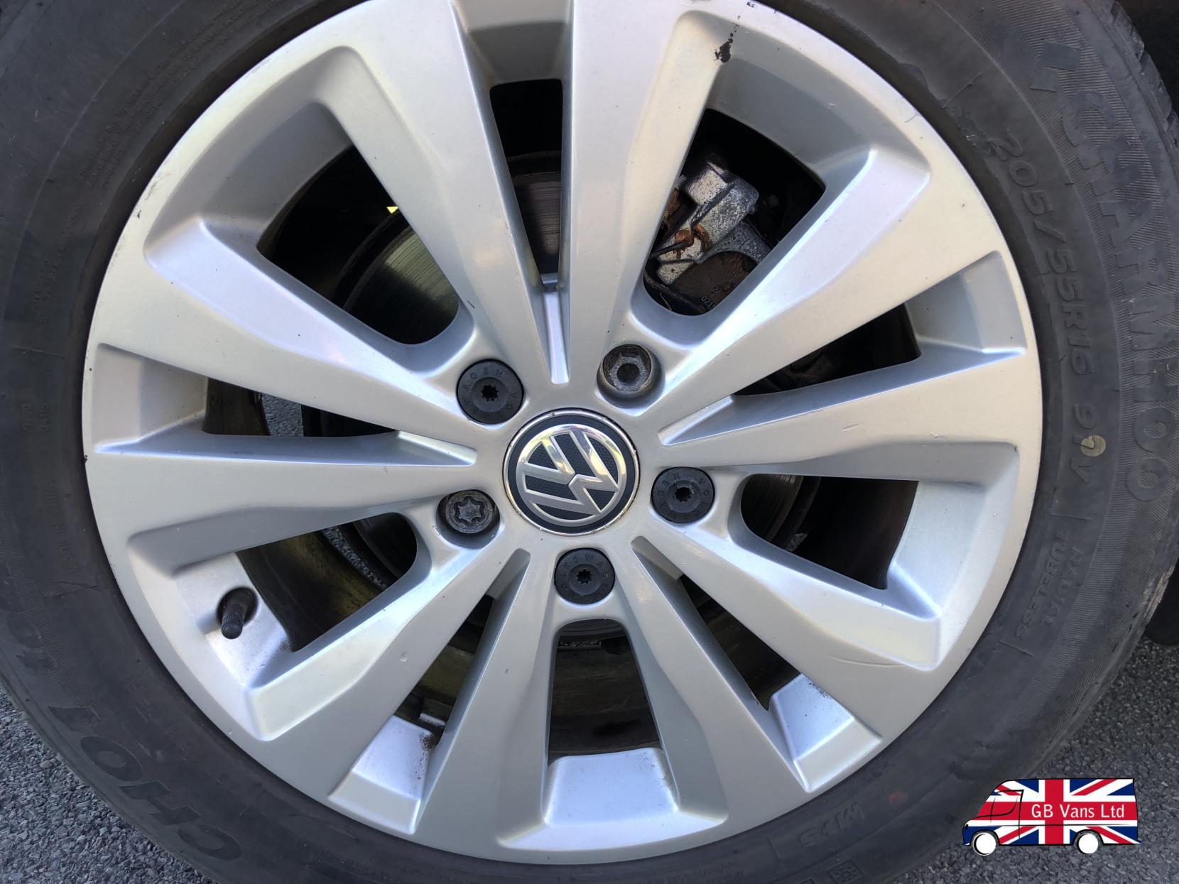 Volkswagen Golf 1.6 TDI BlueMotion Tech SE Hatchback 5dr Diesel Manual Euro 5 (s/s) (105 ps)
