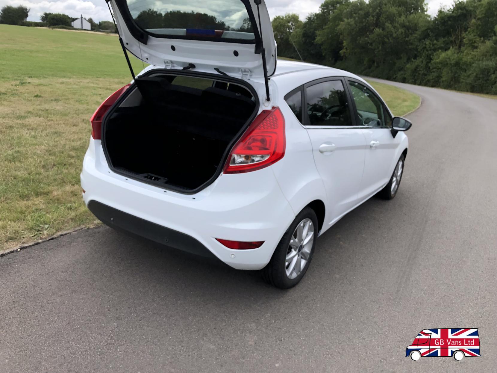 Ford Fiesta 1.25 Zetec Hatchback 5dr Petrol Manual (129 g/km, 81 bhp)