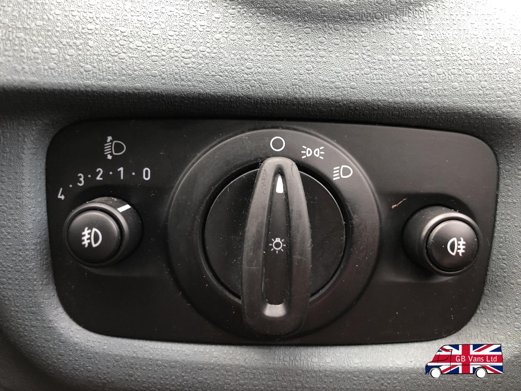 Ford Fiesta 1.25 Zetec Hatchback 5dr Petrol Manual (129 g/km, 81 bhp)