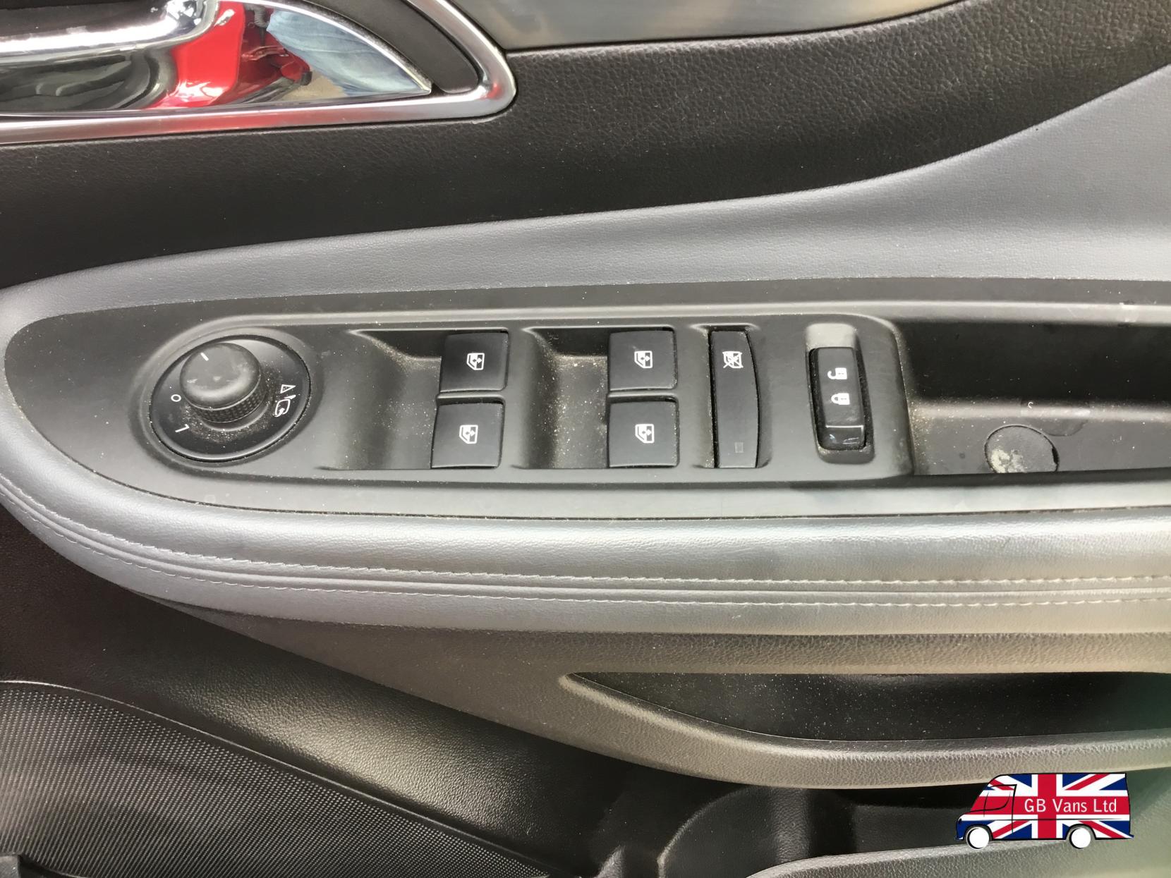 Vauxhall Mokka 1.6 SE SUV 5dr Petrol Manual 2WD Euro 5 (s/s) (115 ps)