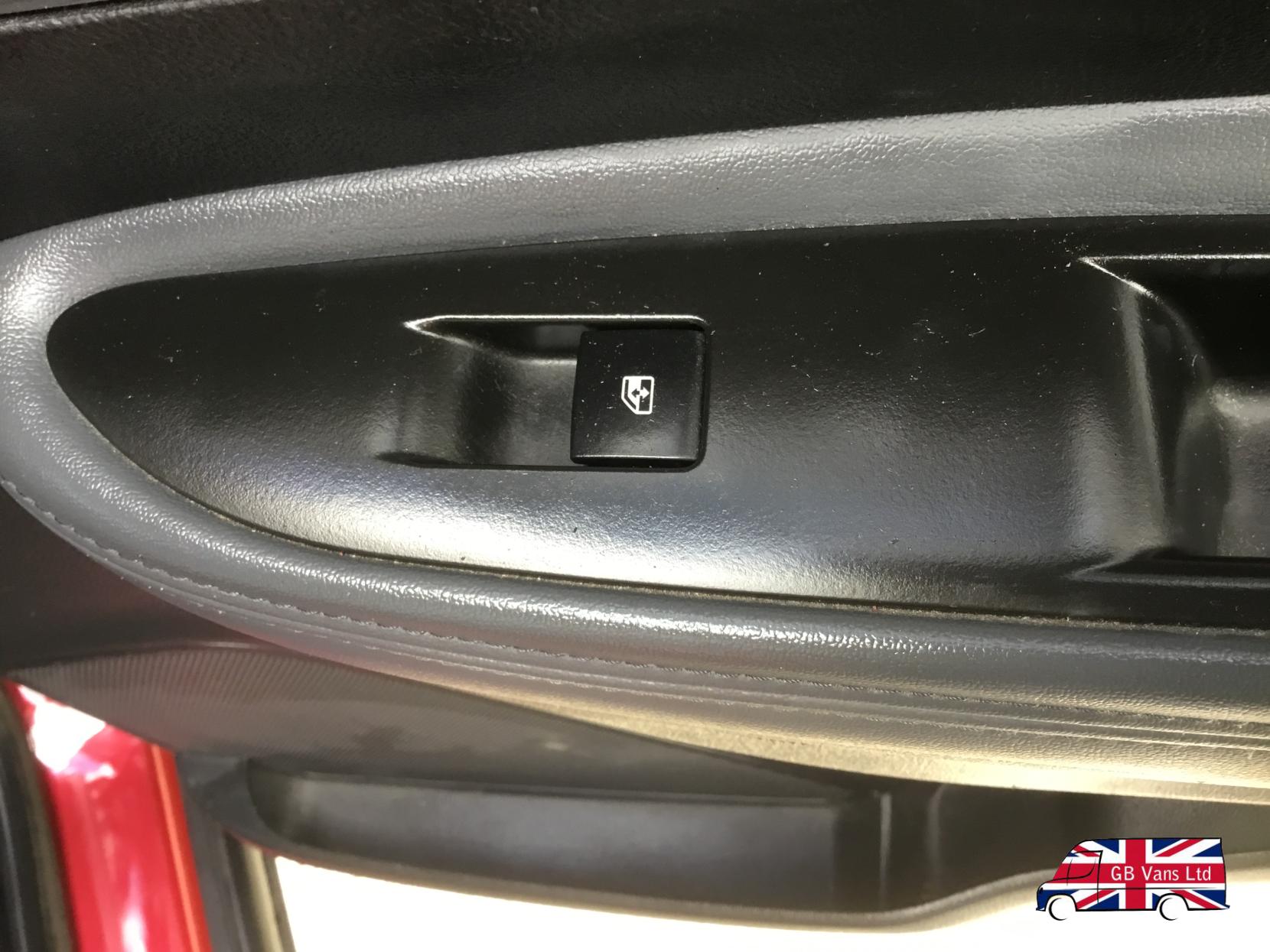 Vauxhall Mokka 1.6 SE SUV 5dr Petrol Manual 2WD Euro 5 (s/s) (115 ps)