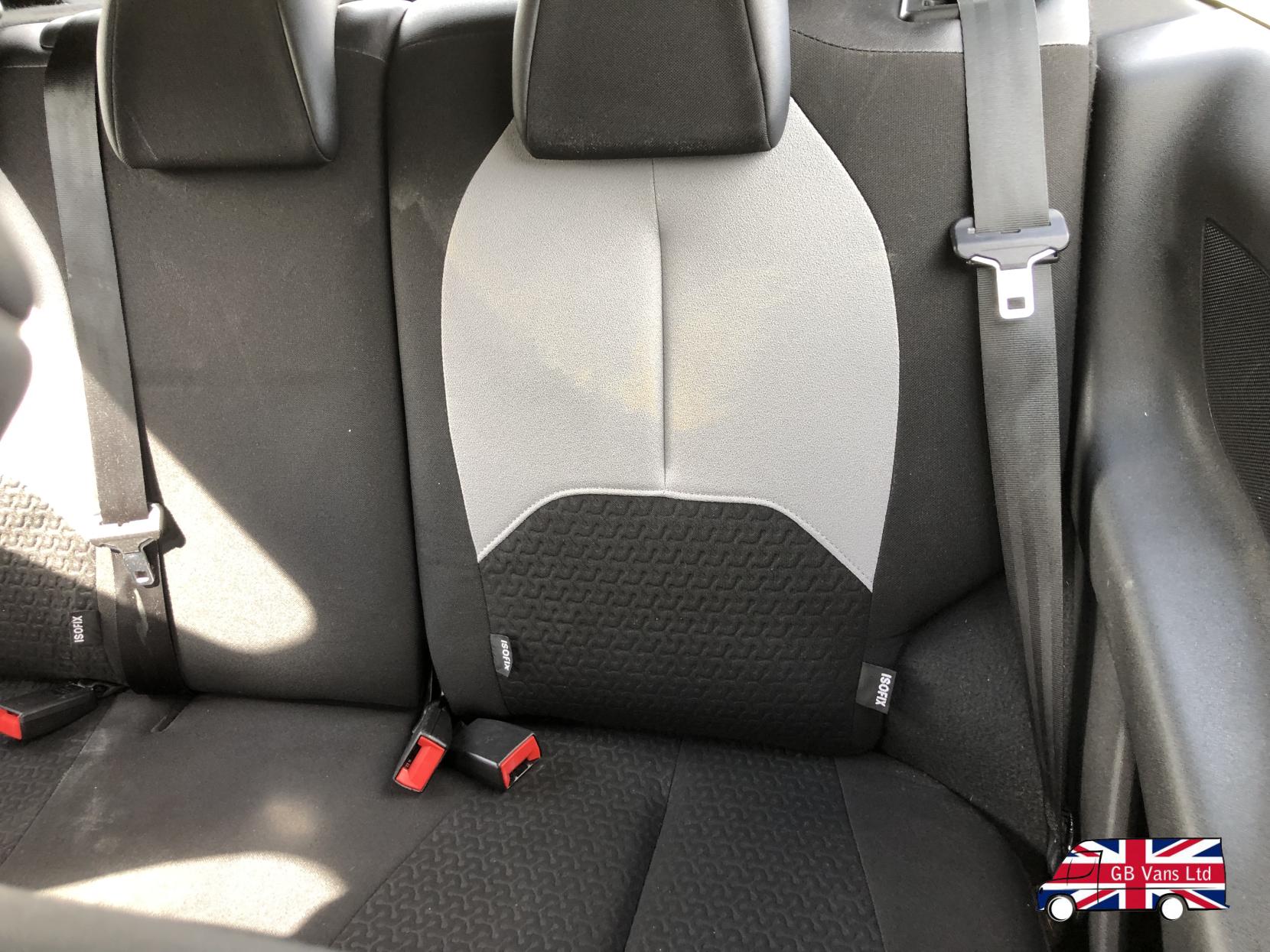 Citroen DS3 1.2 VTi DSign Hatchback 3dr Petrol Manual Euro 5 (82 ps)