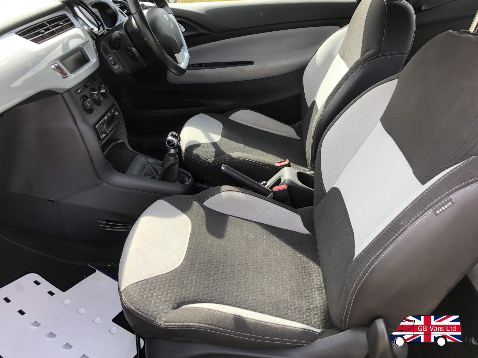 Citroen DS3 1.2 VTi DSign Hatchback 3dr Petrol Manual Euro 5 (82 ps)