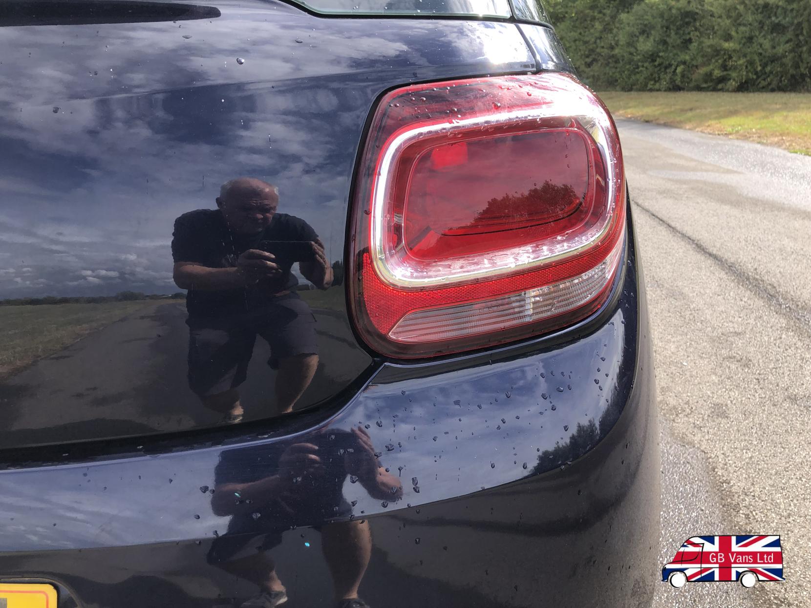 Citroen DS3 1.2 VTi DSign Hatchback 3dr Petrol Manual Euro 5 (82 ps)