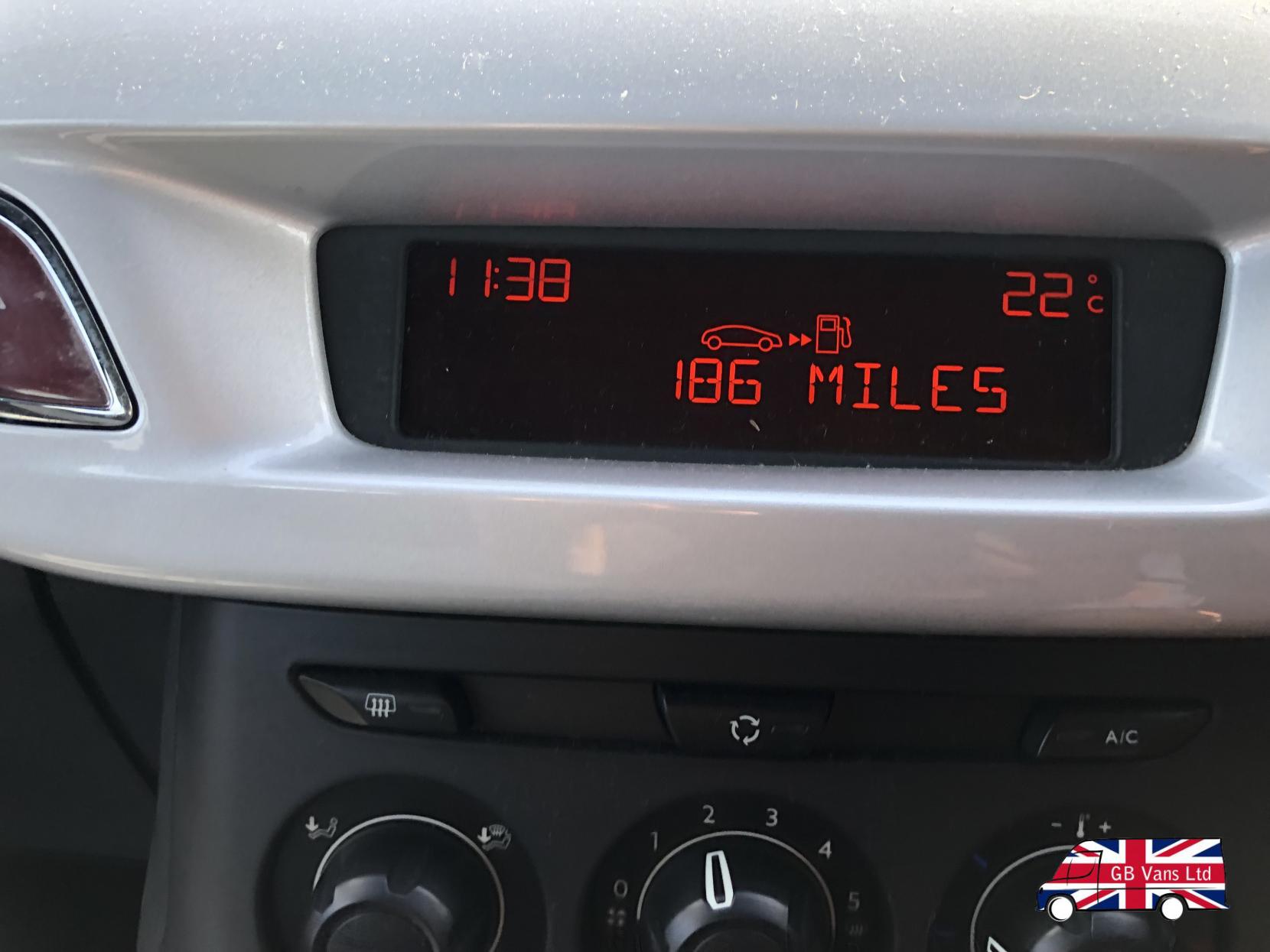 Citroen DS3 1.2 VTi DSign Hatchback 3dr Petrol Manual Euro 5 (82 ps)