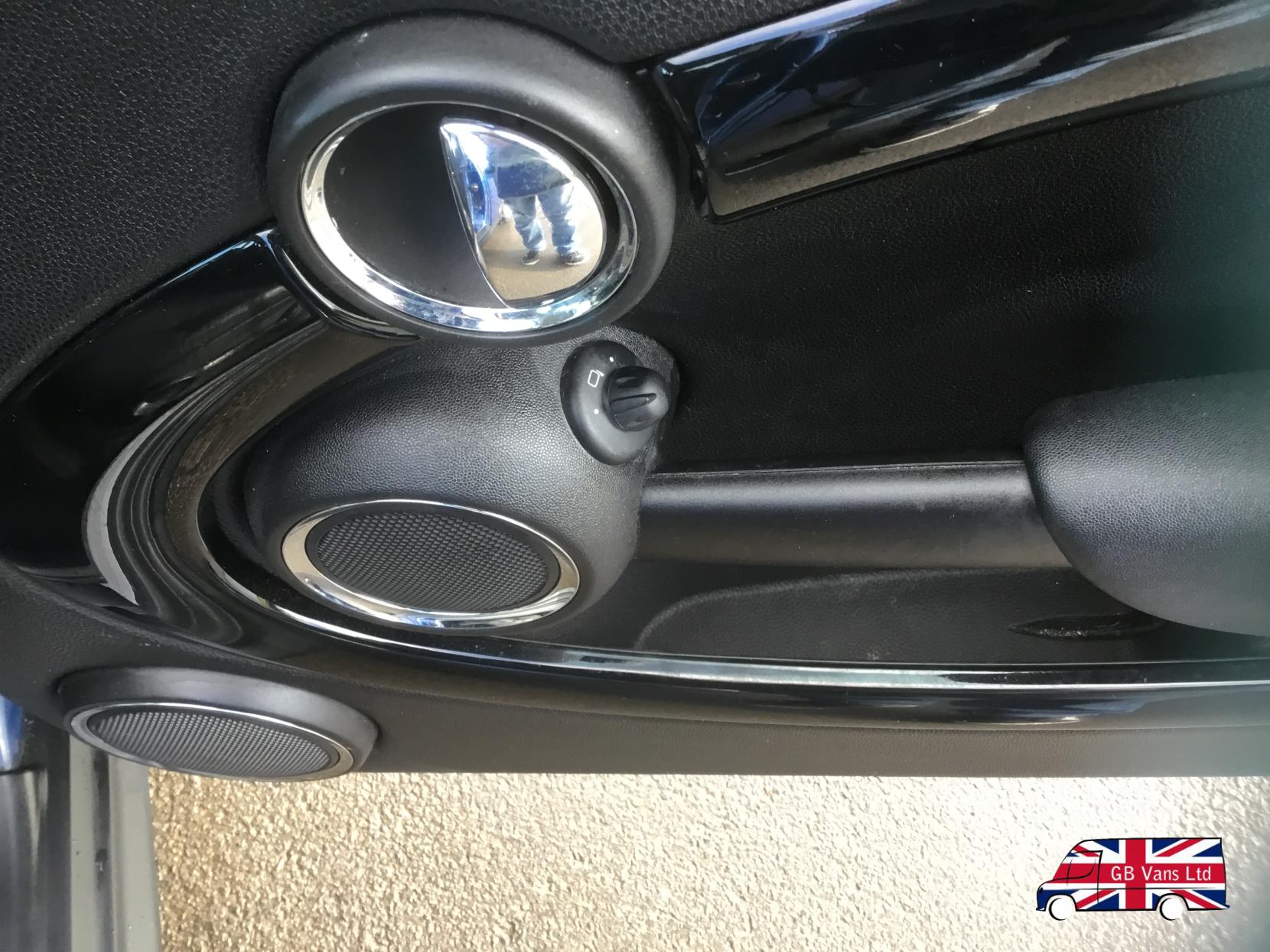 MINI Hatch 1.6 Cooper Hatchback 3dr Petrol Manual Euro 5 (s/s) (122 ps)