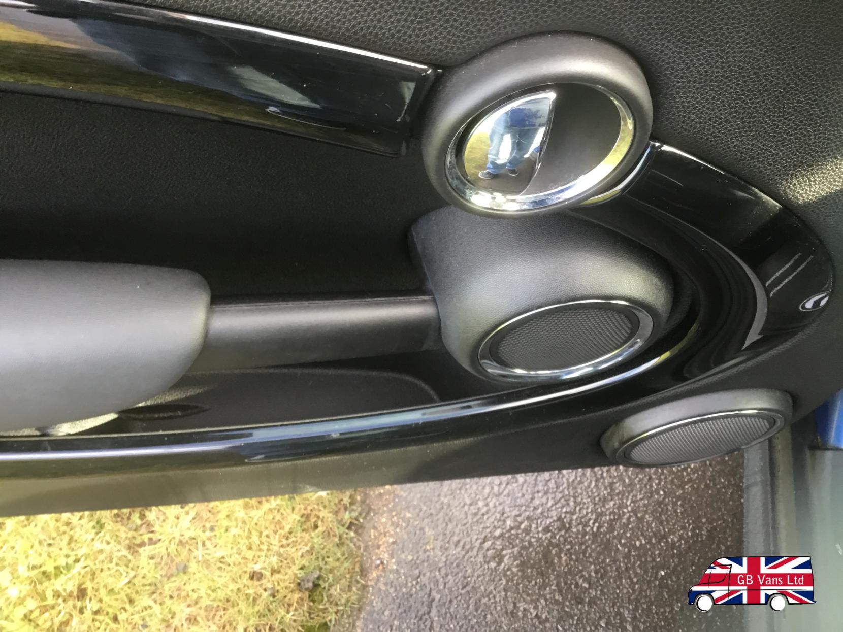 MINI Hatch 1.6 Cooper Hatchback 3dr Petrol Manual Euro 5 (s/s) (122 ps)