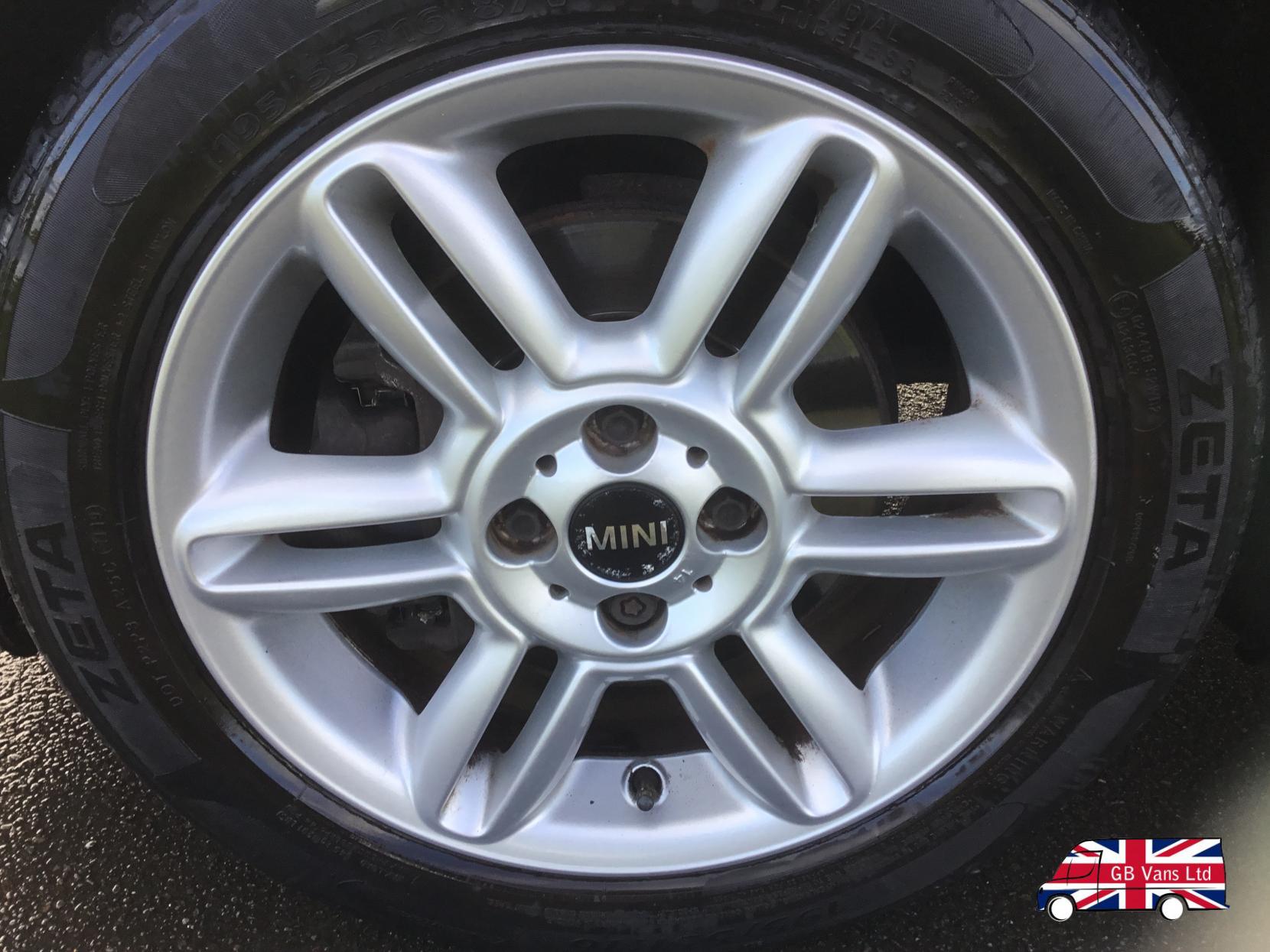 MINI Hatch 1.6 Cooper Hatchback 3dr Petrol Manual Euro 5 (s/s) (122 ps)