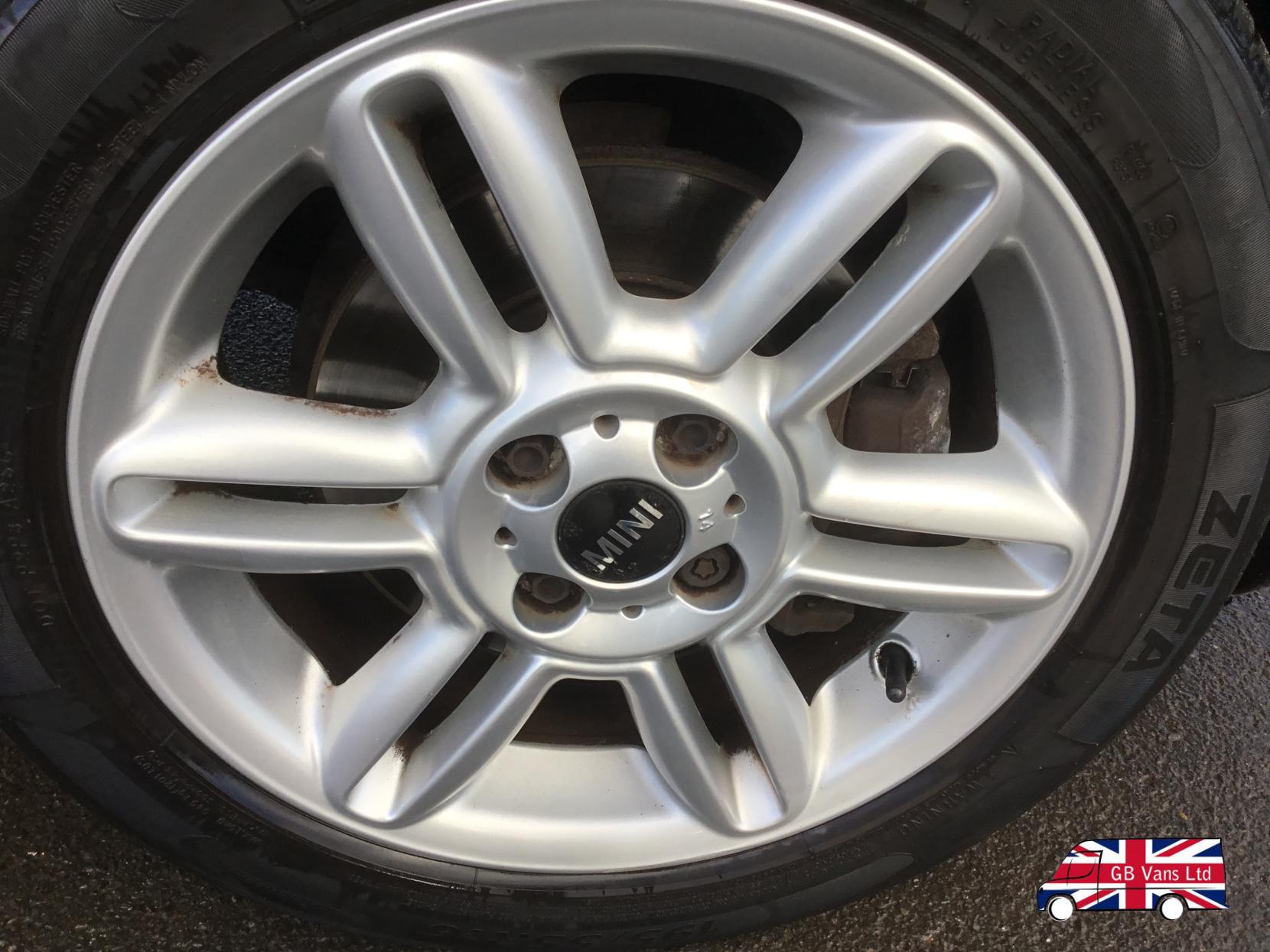 MINI Hatch 1.6 Cooper Hatchback 3dr Petrol Manual Euro 5 (s/s) (122 ps)