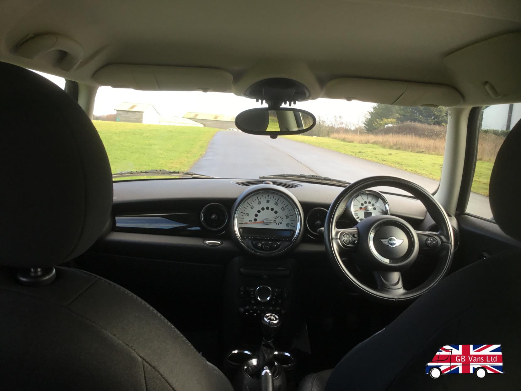 MINI Hatch 1.6 Cooper Hatchback 3dr Petrol Manual Euro 5 (s/s) (122 ps)