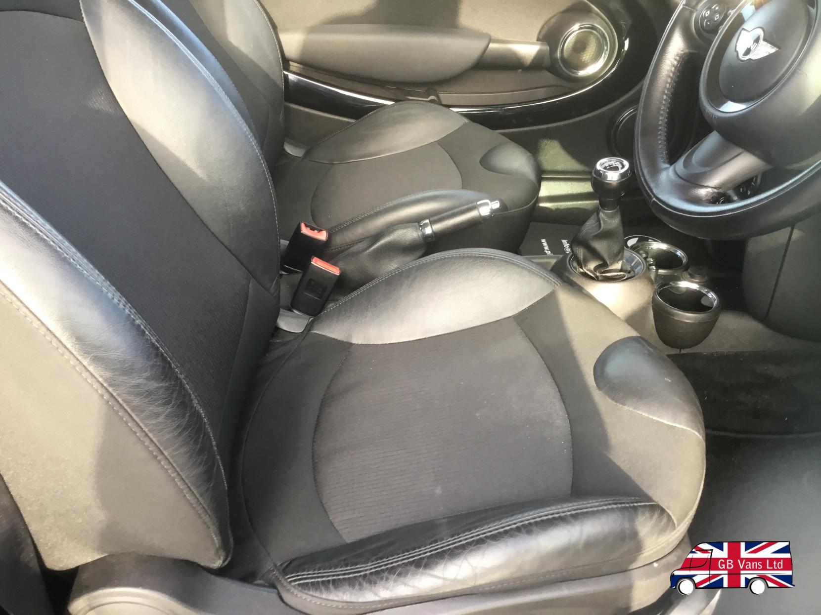 MINI Hatch 1.6 Cooper Hatchback 3dr Petrol Manual Euro 5 (s/s) (122 ps)