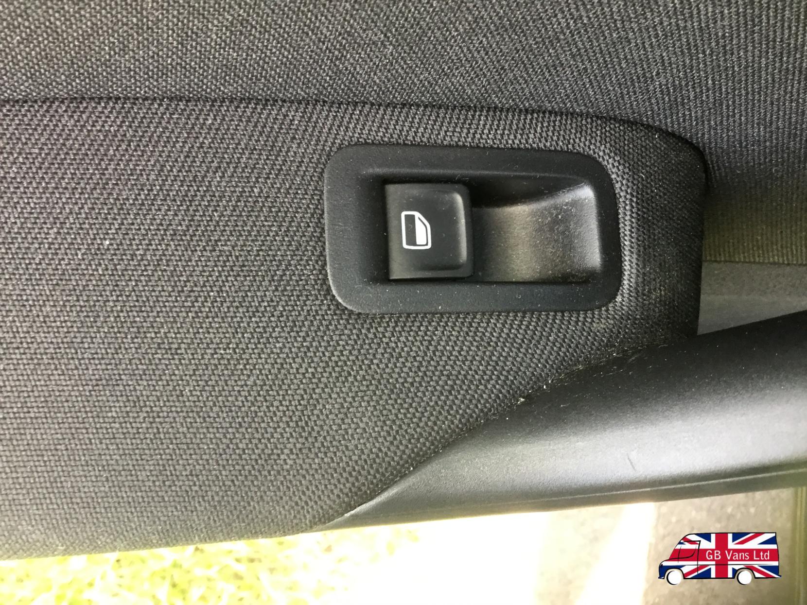 Volkswagen Polo 1.2 TSI BlueMotion Tech SEL Hatchback 5dr Petrol Manual Euro 6 (s/s) (110 ps)