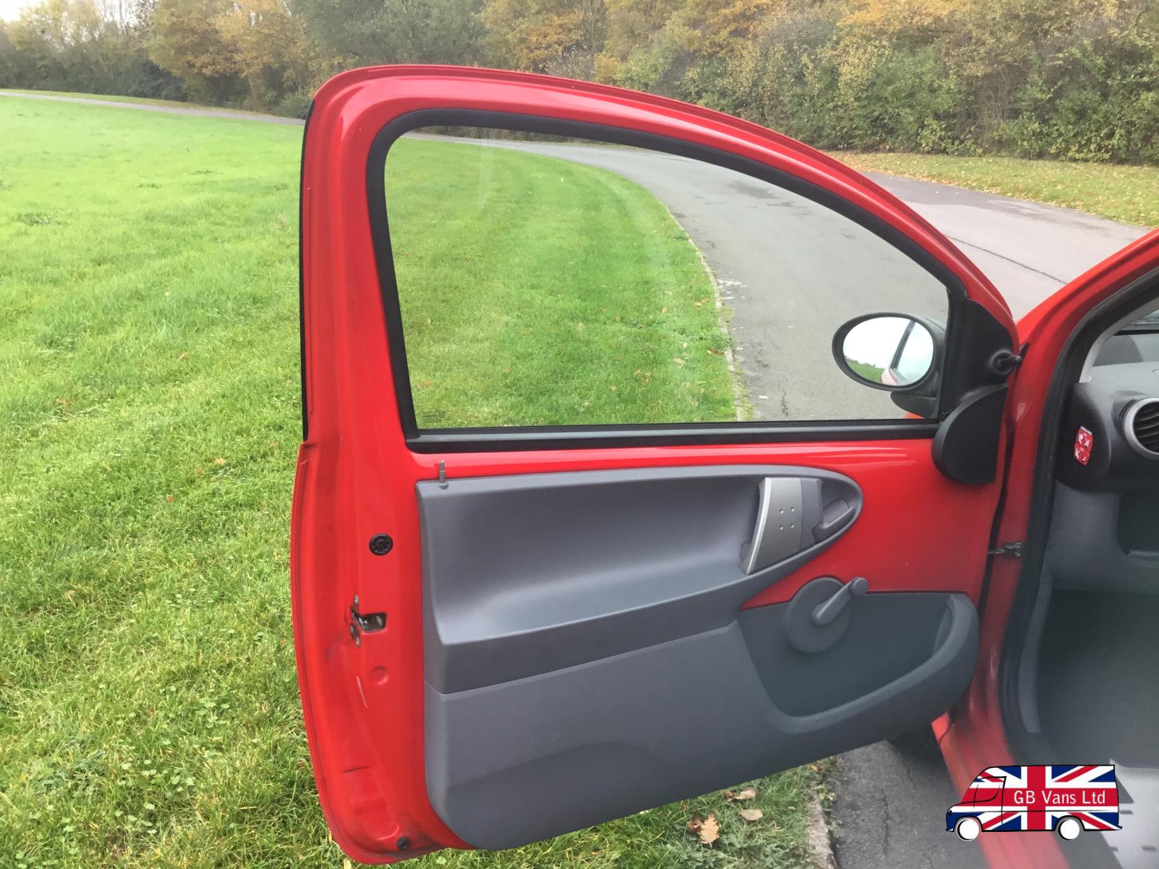 Citroen C1 1.0i Vibe Hatchback 3dr Petrol Manual Euro 4 (67 ps)