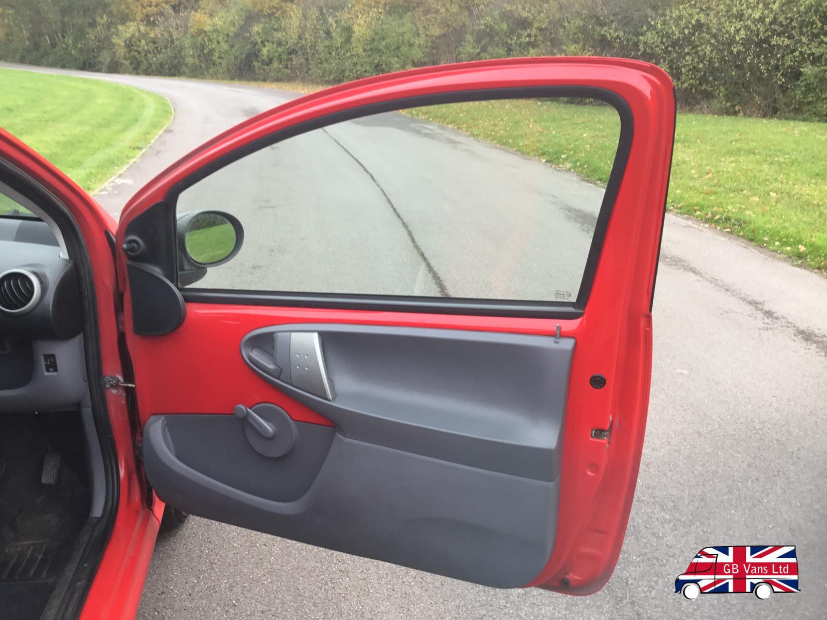 Citroen C1 1.0i Vibe Hatchback 3dr Petrol Manual Euro 4 (67 ps)